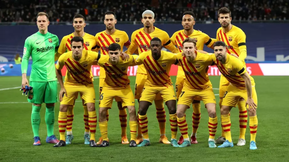 Куп отбори се оглеждат за капитана на Барселона, той остава верен на отбора