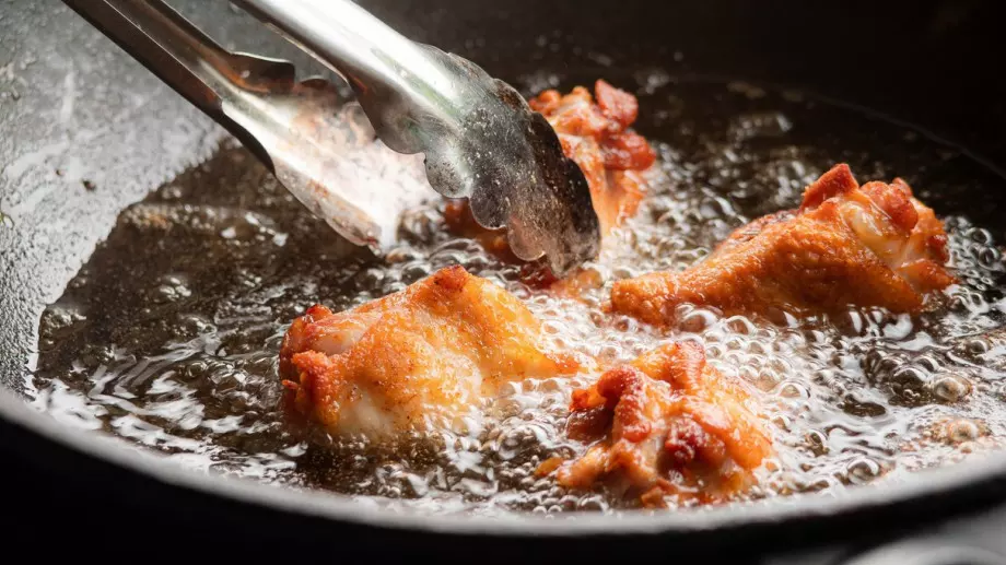 Кухнята ви няма да мирише на пържено, ако преди това направите това