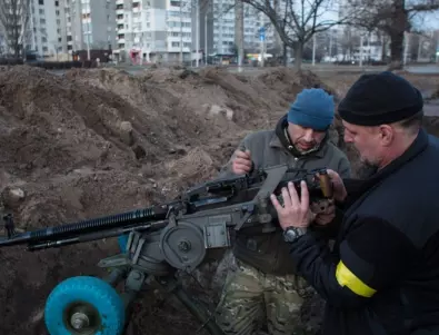 Киев призова: Бием се със свръхчовешка смелост, но ни трябват оръжия