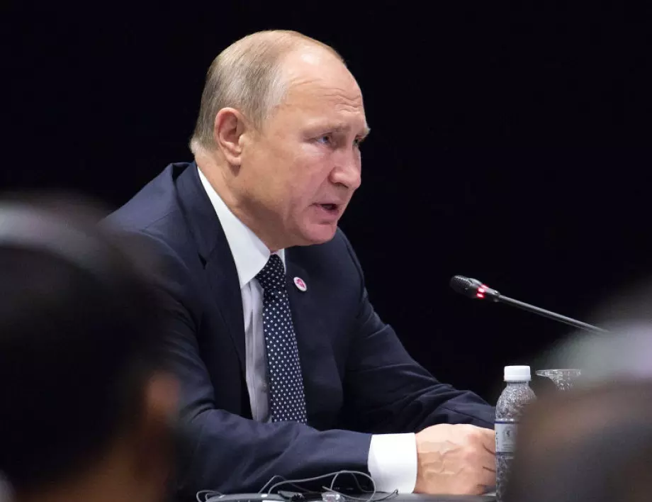Путин към Макрон: Защитниците на Мариупол трябва да сложат оръжие