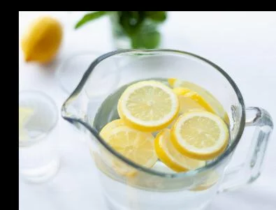 Пиете вода с лимон всеки ден? Ето защо е добре да СПРЕТЕ!