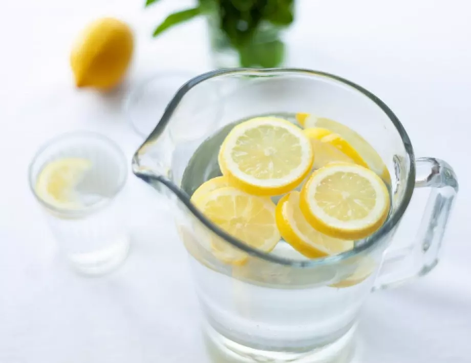 Лекар: Пийте вода с лимон при тези заболявания
