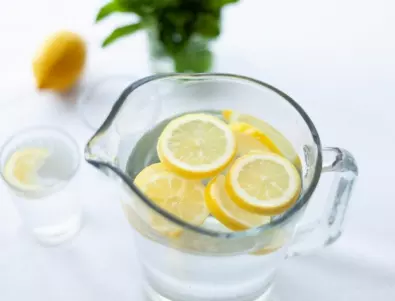Защо хитрите домакини варят лимон във вода?