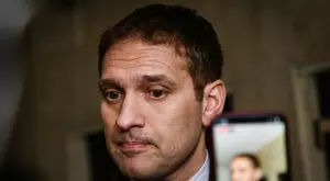 {{ otherArticle[0].article.title }}