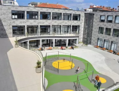Библиотеката в Бургас отбеляза една година в новия си дом