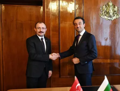 Увеличаване на зелените инвестиции обсъдиха министър Лорер и турският министър на търговията Мехмет Муш