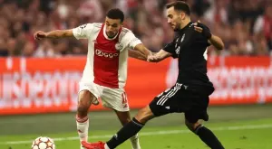 {{ otherArticle[0].article.title }}