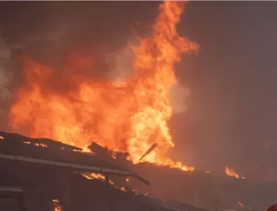 Пожар в жилищен блок в София взе жертви 