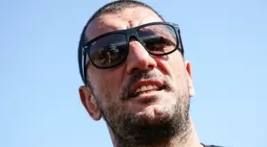 {{ otherArticle[0].article.title }}