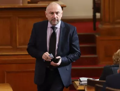 Парламентът решава дали Любомир Каримански ще стане управител на БНБ