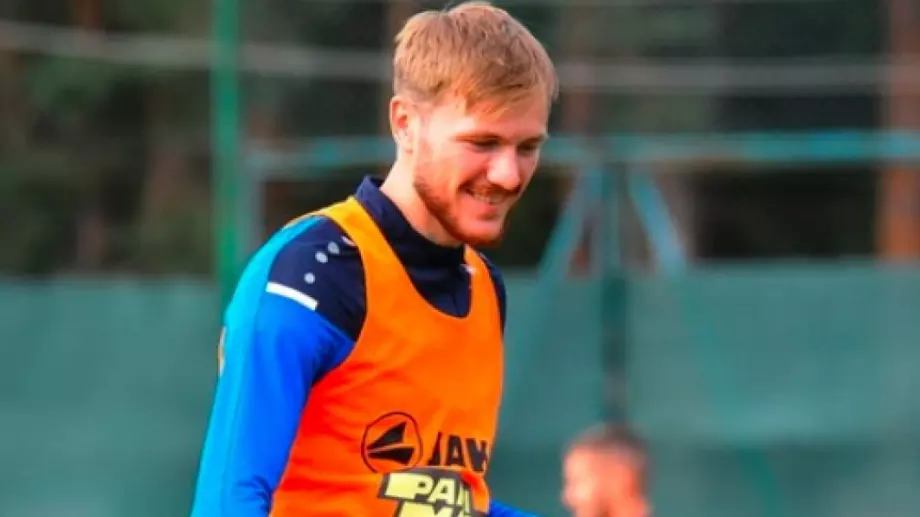 Централен защитник на украински елитен тим преминава в клуб от Първа лига