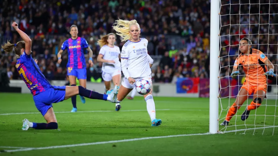 Женското "Ел Класико" не разочарова - Барселона удари Реал Мадрид в мач със 7 гола пред 90 000+ зрители (ВИДЕО)