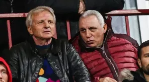 {{ otherArticle[0].article.title }}