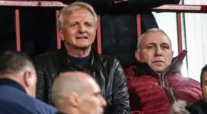 {{ otherArticle[0].article.title }}