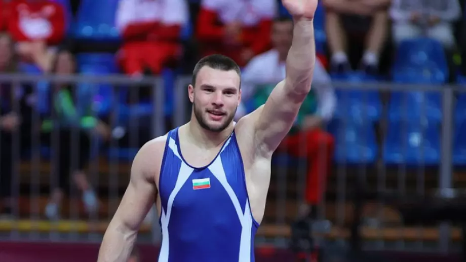 Кирил Милов завоюва европейска титла за България в борбата! (ВИДЕО)