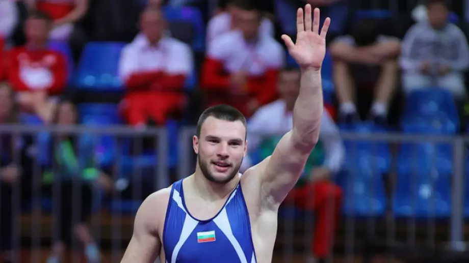 Кирил Милов се класира на полуфиналите на Световното по борба в Белград
