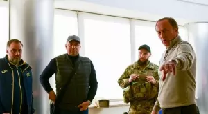 {{ otherArticle[0].article.title }}