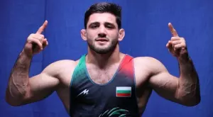 Айк Мнацаканян спечели бронз на Европейското по борба в Будапеща