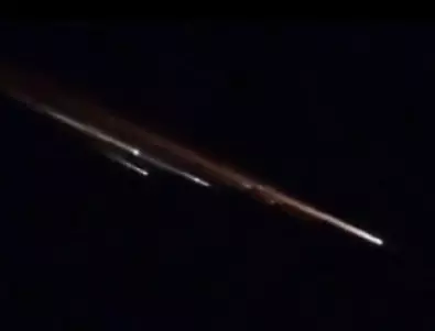 Отломки от китайска степен на ракета осветиха небето над Индия и паднаха на земята (ВИДЕО)