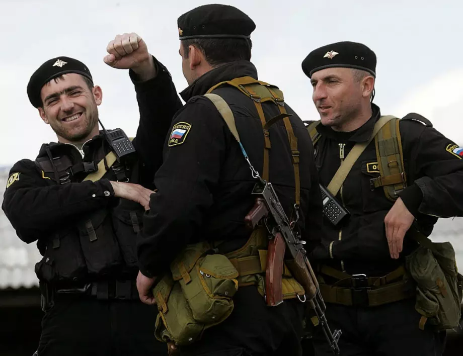 Изхвърлиха ме на улицата, за да си живеят у нас: Чеченците от "Ахмат" в Белгород (ВИДЕО)