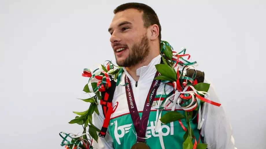 Шампионът Кирил Милов: Посвещавам медала на всички българи! 