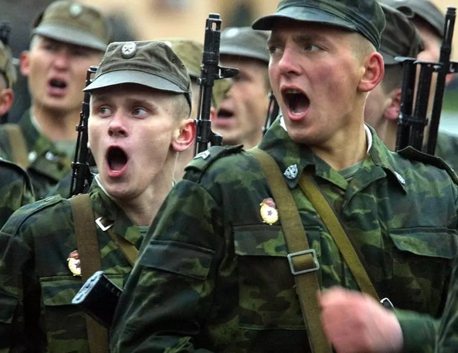 Двама починали и 28 руски войници в реанимация, след като украински цивилни ги почерпили с отровен сладкиш