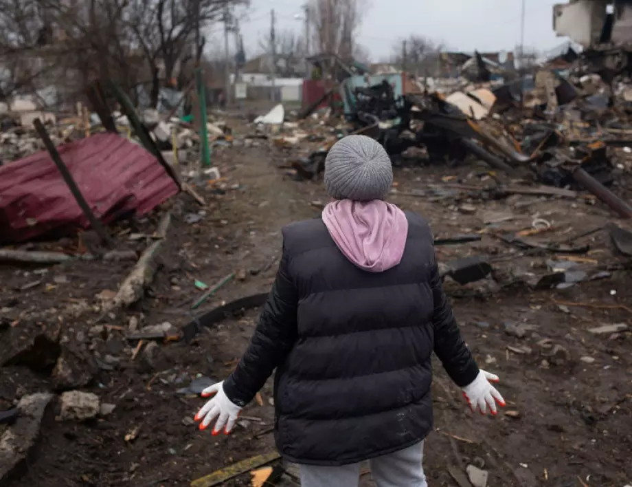 Украйна: 132 трупа на цивилни са намерени в масови гробове в Макарив