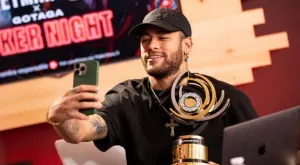 Удариха тежко по "златната мина" на футболните звезди - забраняват я! 