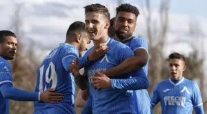 {{ otherArticle[0].article.title }}