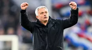 Легенда на Лацио: Моуриньо е мит, смешно е да празнува успех над Бодьо