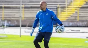 {{ otherArticle[0].article.title }}