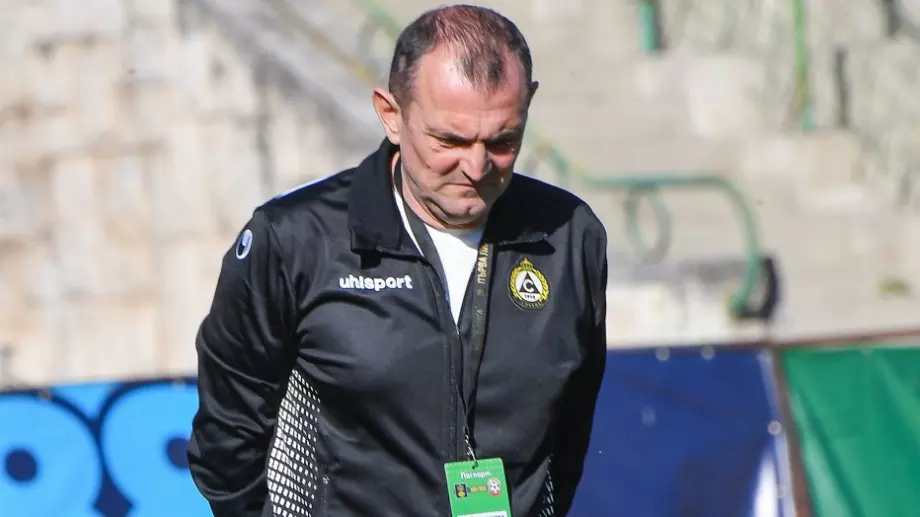 Славия изпрати двама футболисти в други български клубове
