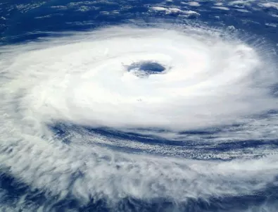 Ураганът „Хилари“ e на път да удари Мексико и Калифорния 