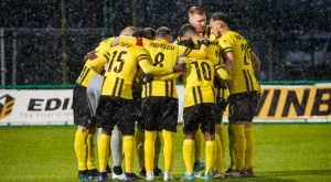 {{ otherArticle[0].article.title }}