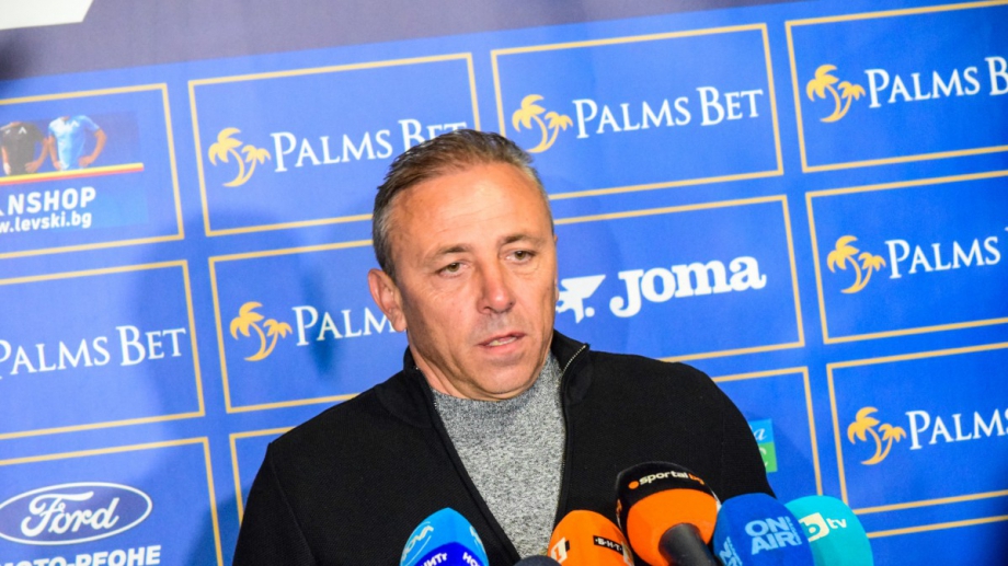 Илиян Илиев с интересни разкрития за напускащи футболисти в Черно море 