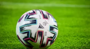 {{ otherArticle[0].article.title }}