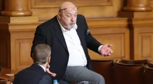 В деня на изборите: Красен Кралев изтри снимка, за да замаже циничен акт