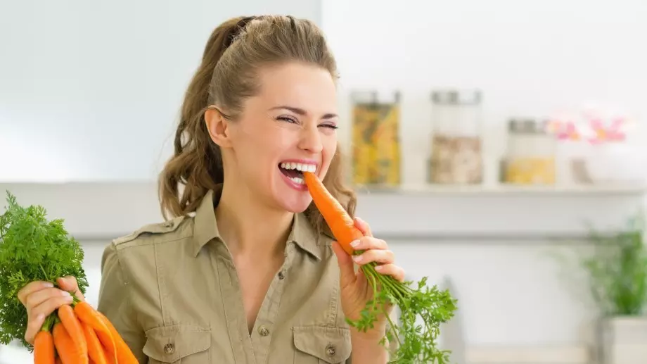 Учени разкриха колко моркови и боровинки трябва да ядете за подобряване на зрението