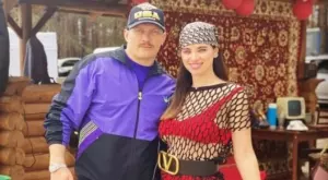 {{ otherArticle[0].article.title }}