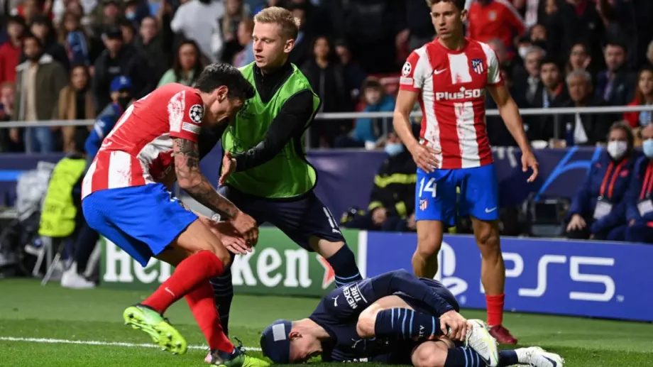 Напрежението от терена между Атлетико и Сити се пренесе и в тунела след мача (ВИДЕО)