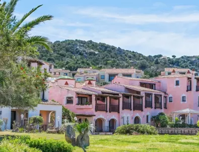 Известен италиански курорт дава 15 хиляди долара, за да живеете там