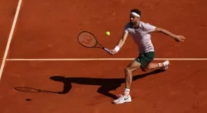 {{ otherArticle[0].article.title }}