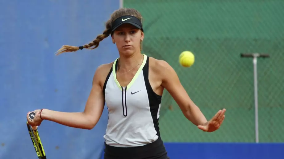 Топалова излиза срещу Глушкова в българско дерби на ¼-финалите в Кайро