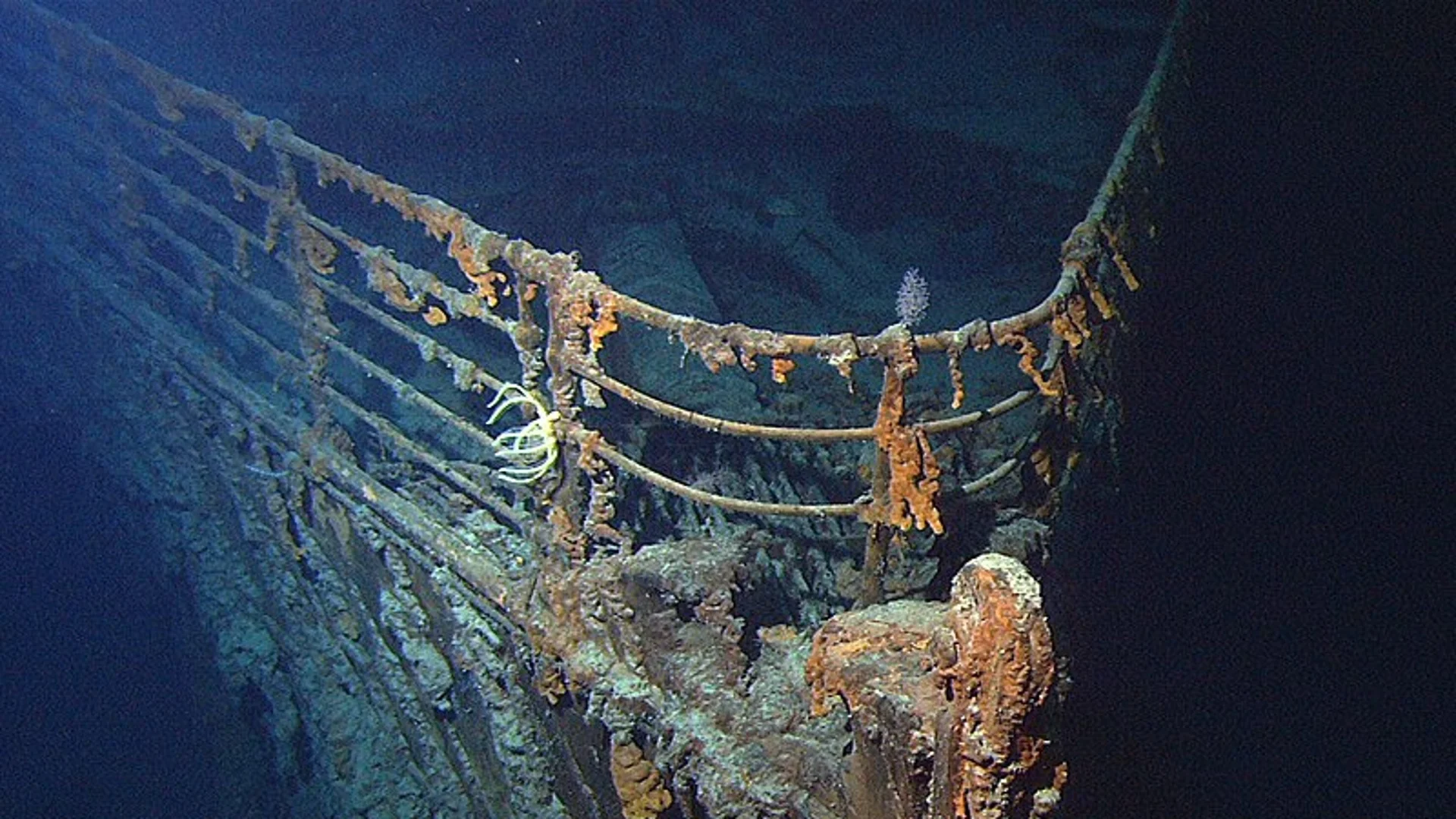 В кой океан е потънал корабът Титаник