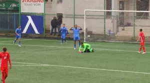 {{ otherArticle[0].article.title }}