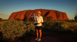 Ашли Барти сменя ракетата за тенис със стик за голф