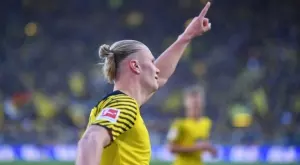 {{ otherArticle[0].article.title }}