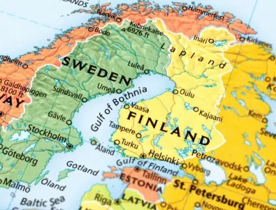 Финландия укрепва границата с Русия - вече може да поставя огради