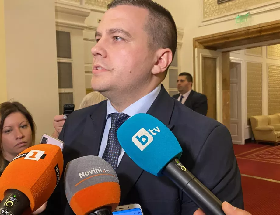 Балабанов: Петков ми даде бележка - първо махаме ветото, после Скопие изпълнява ангажиментите