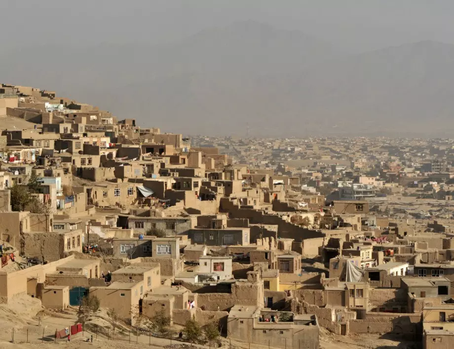 Самоубийствен атентат в Афганистан: Има убити и ранени